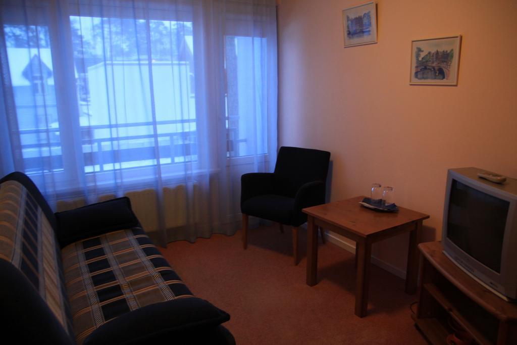Jūrkalne Good Stay Eiropa Hotel Economy חדר תמונה